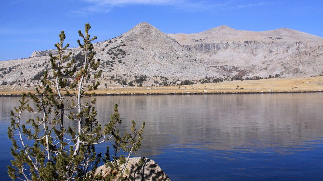 Gaylor-Lake-Looking-over-to-granite-Peak