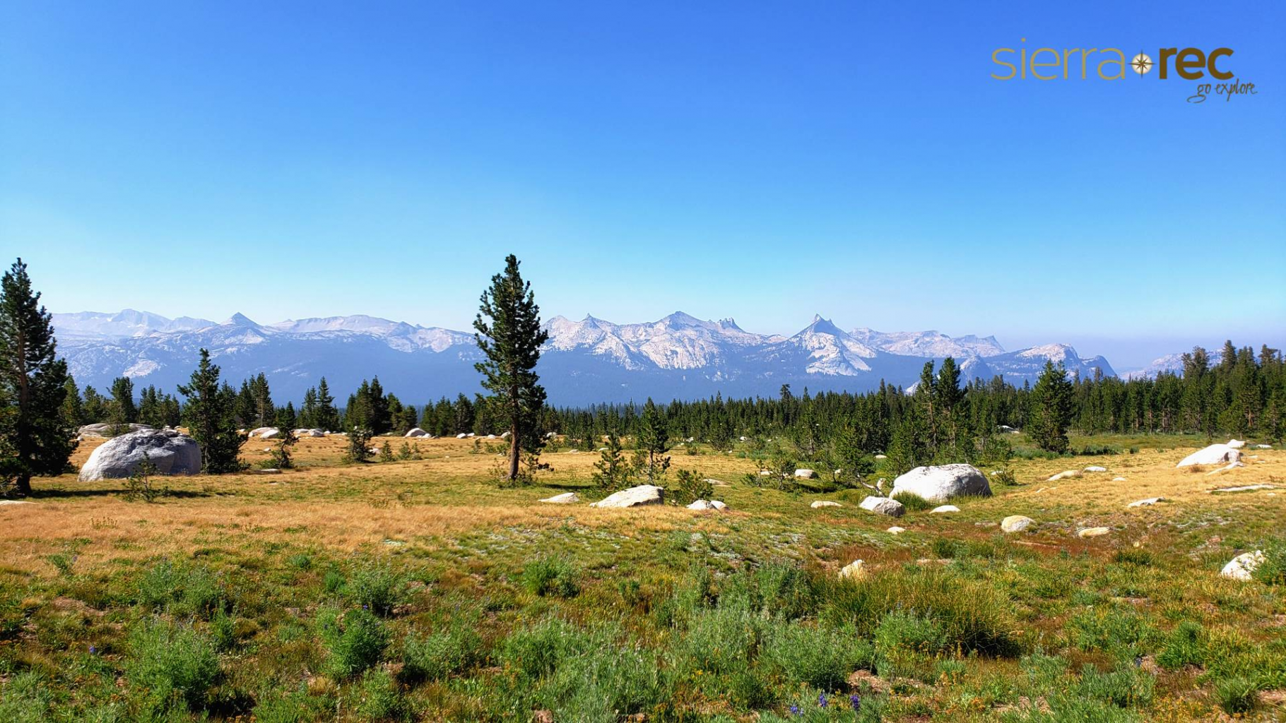 High Sierra Vista panoramic view of the Cathedral Range